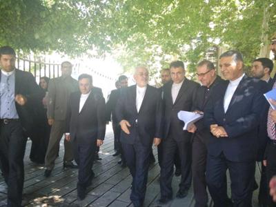 Zarif assures Iranian expats of protecting their votes